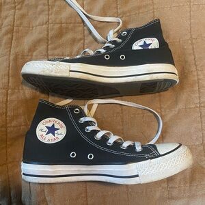 Black/white chuck taylor Converse